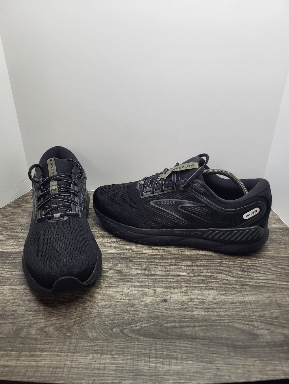 Brooks Beast GTS 23 Mens Black Running Shoes Sneakers Size 12 D